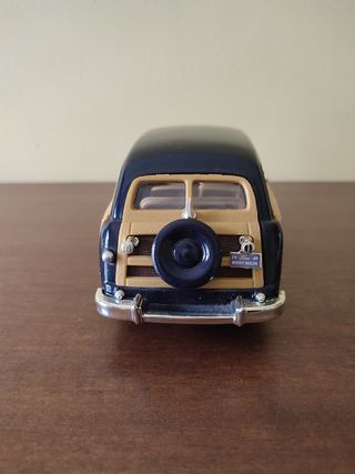 Modellino Ford Woody Wagon 1949