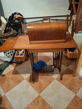 Máquina de coser antigua