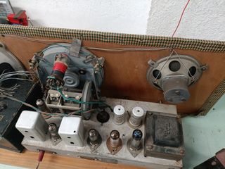 RADIO A VALVULAS CLARION