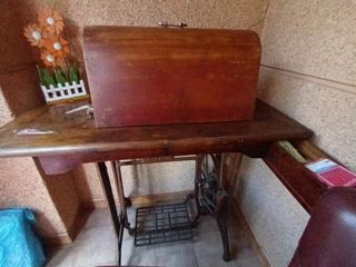 Máquina coser antigua
