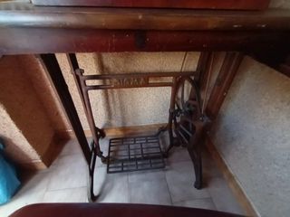 Máquina coser antigua