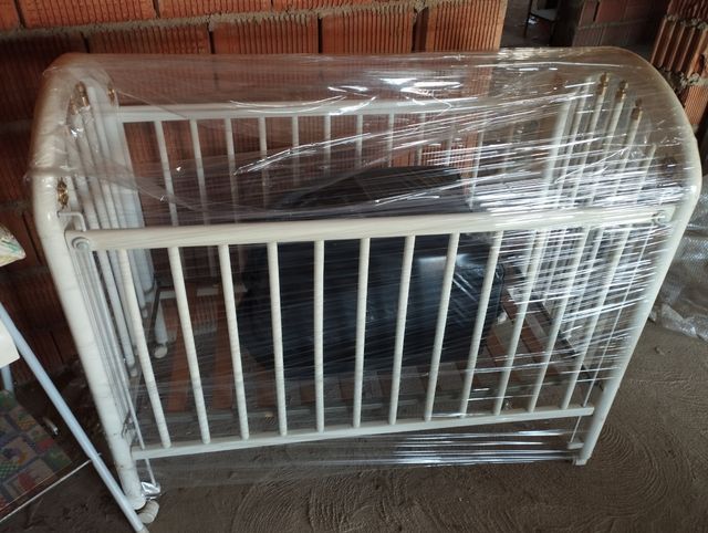 Cuna y Carrito + cambiador bebé y bañera