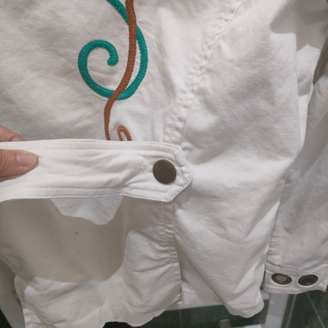 Chaqueta beige ligera