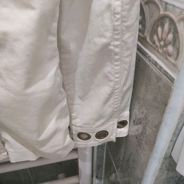 Chaqueta beige ligera