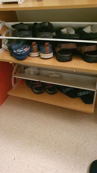 Dos muebles zapateros