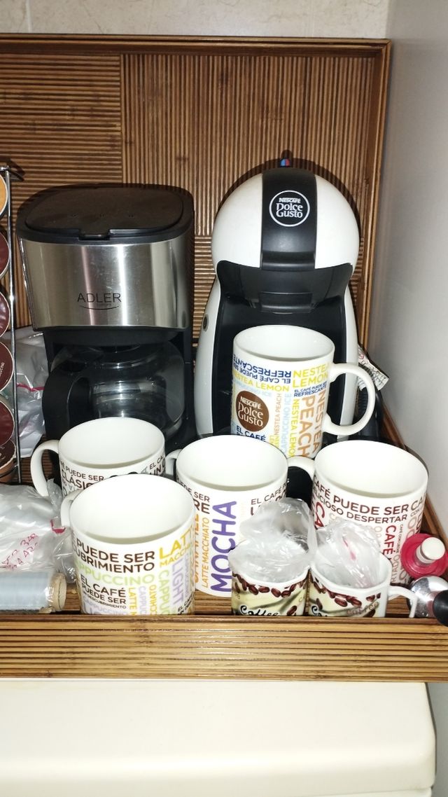 Juego vajilla, café, porcelana y cristaleria