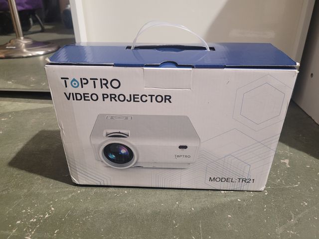 PROYECTOR TOPTRO TR21.
Color Blanco.