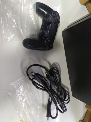 PS4 (PlayStation 4) FAT negra