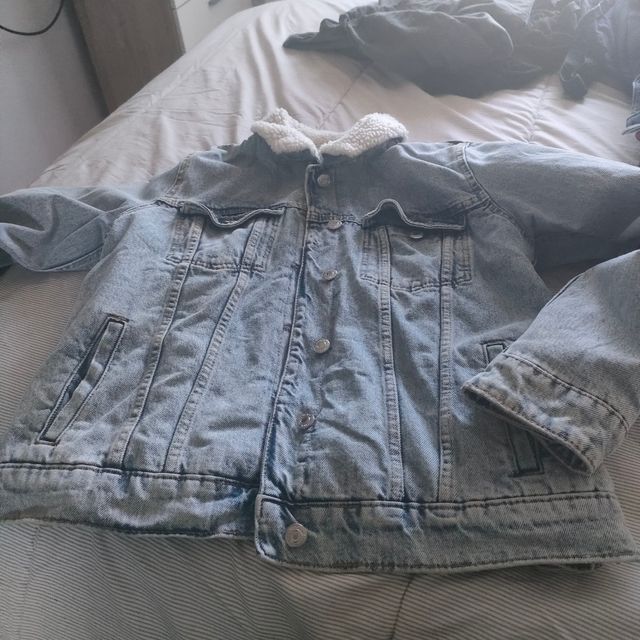 Chaqueta vaquera Bershka talla 5