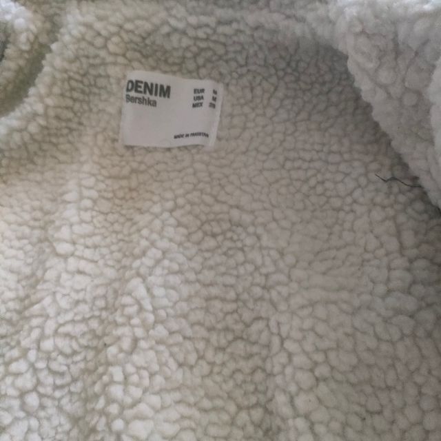 Chaqueta vaquera Bershka talla 5