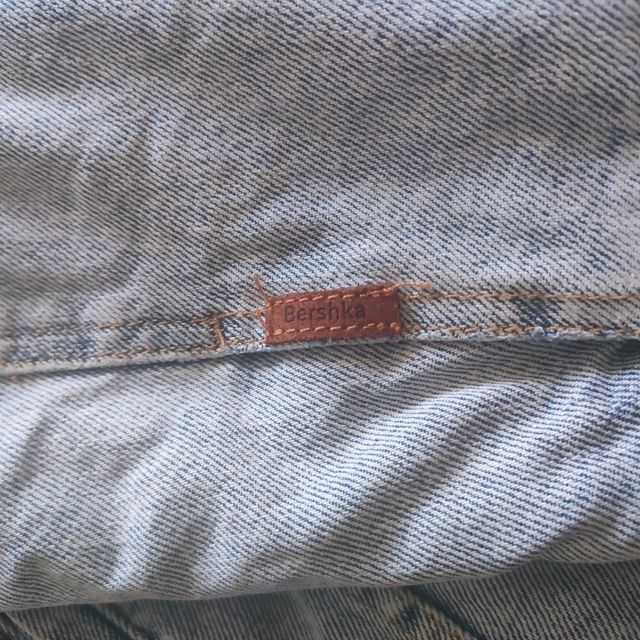 Chaqueta vaquera Bershka talla 5