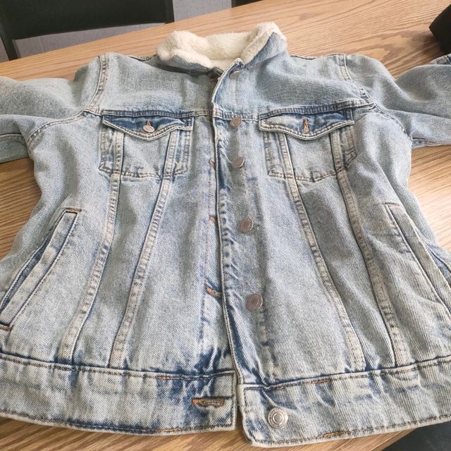 Chaqueta vaquera Bershka talla 5