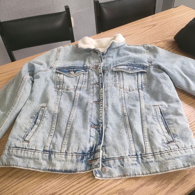Chaqueta vaquera Bershka talla 5