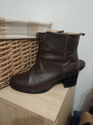 Botines piel impermeable Eva Mañas