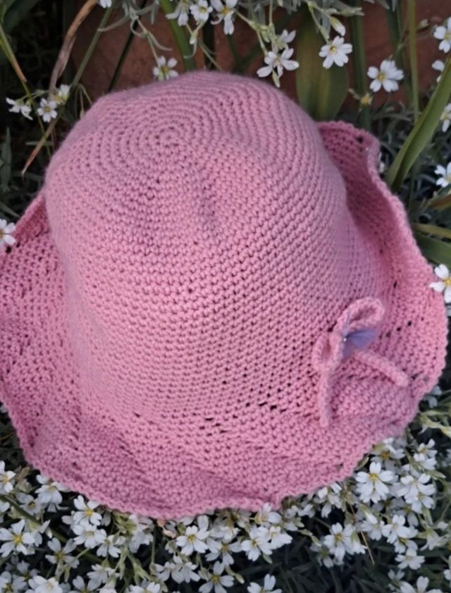 Exclusivo sombrero crochet  adorno lazo y mariposa