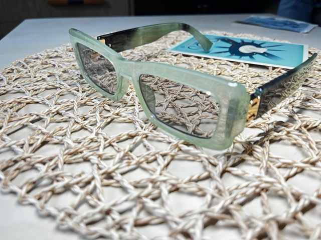 Gafas verdes rectangulares