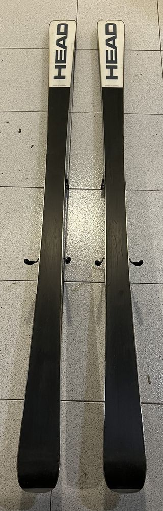 Equipo de esquí alpino