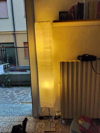 Lampada da terra in carta di riso