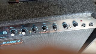 Amplificador Bajo Laney