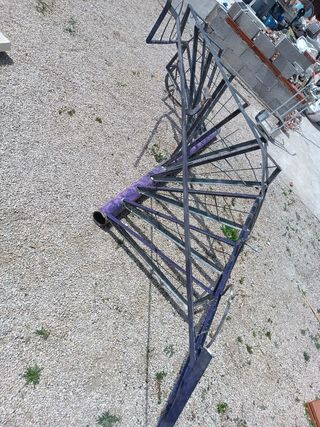 Escalera caracol metálica.