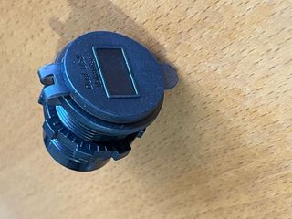 cortacorrientes y cargador 12v para camp