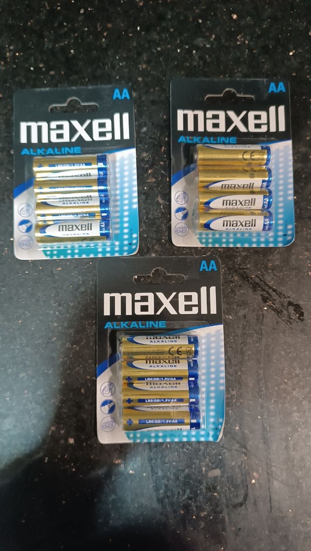 12 Pilas Maxell AA