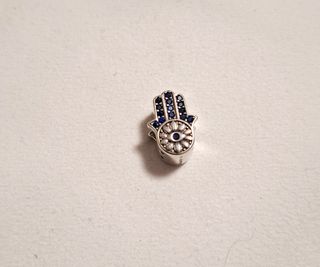 Charm Mano Fátima 