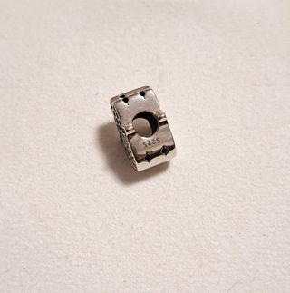 Charm Mano Fátima 