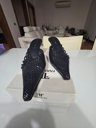 Zapatos Farrutx negros trenzados
