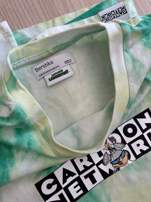 Camiseta verde bershka