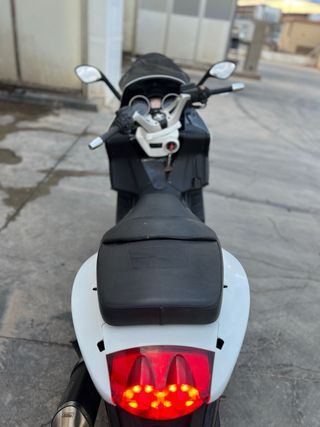 Gilera GP800