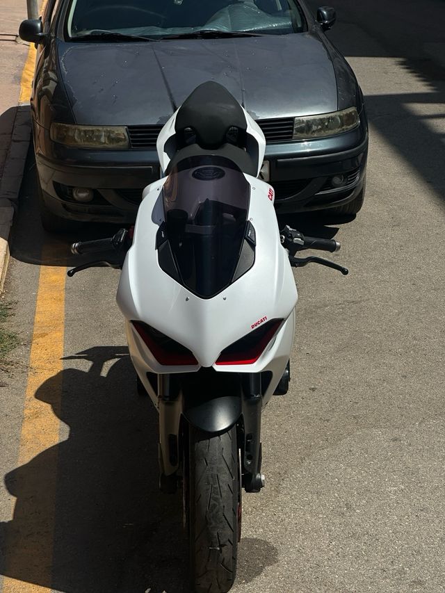Ducati V2 155cv 2023 EXCLUSIVA!!!