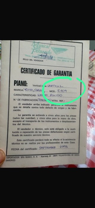 Piano de pared. No hago envio