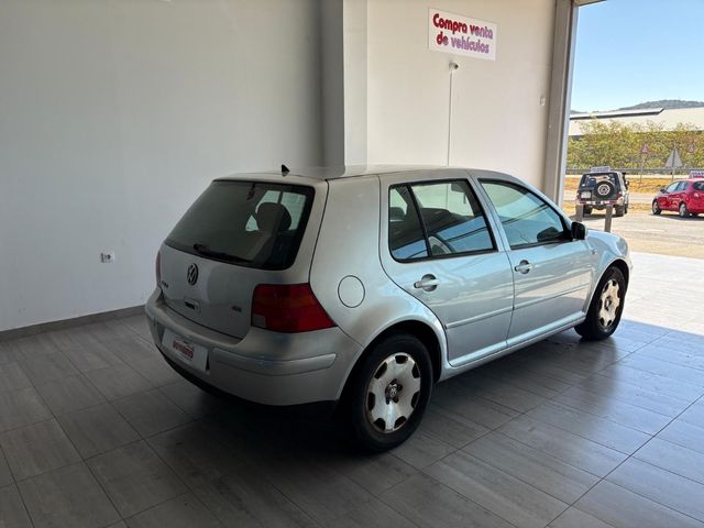 Volkswagen Golf 2003