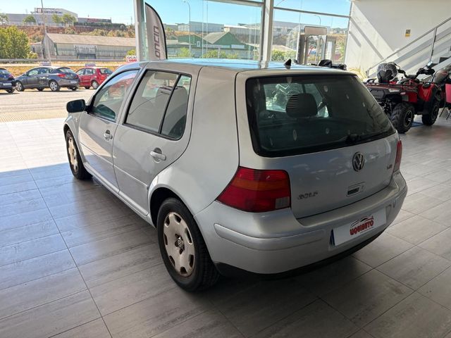Volkswagen Golf 2003