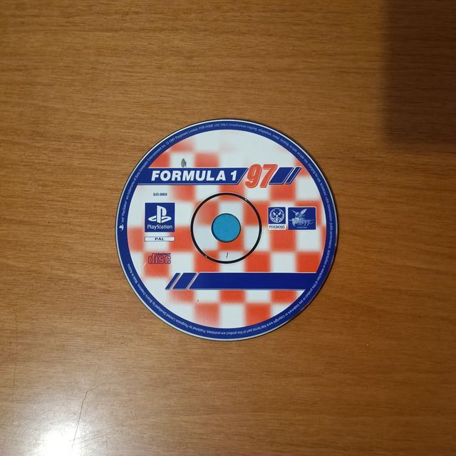 Formula 1 97 - PlayStation 1 - Solo Disco