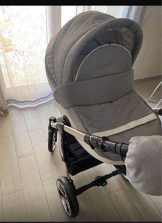Passeggino Trio: leggero e grigio