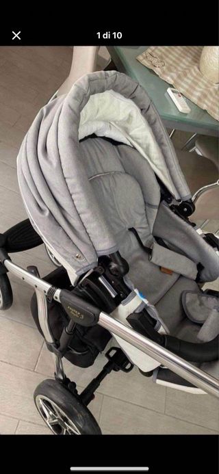 Passeggino Trio: leggero e grigio