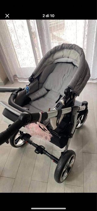 Passeggino Trio: leggero e grigio