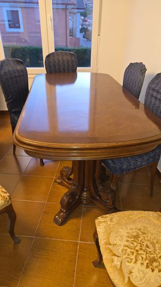 6 Sillas Comedor Estilo Antiguo y una mesa
