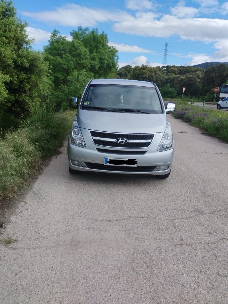 Hyundai i800 - foto 1