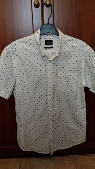 Camisa blanca estampada hombre