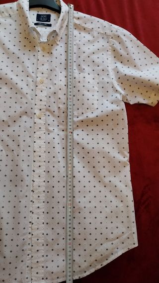 Camisa blanca estampada hombre