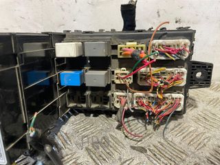 CAJA RELES / FUSIBLES HYUNDAI TRAJET (FO)