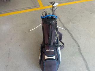 Bolsa con palos de golf