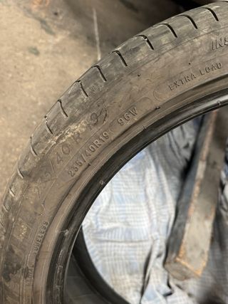 Neumáticos Michelin 235/40/19