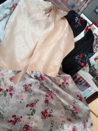 Falda larga estampada flores beige-rojo