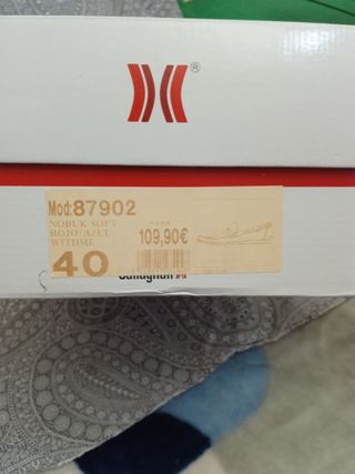 Zapatos Callaghan rojos - Adaptaction