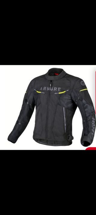Casco, chaqueta, guantes....etc
Talla M 