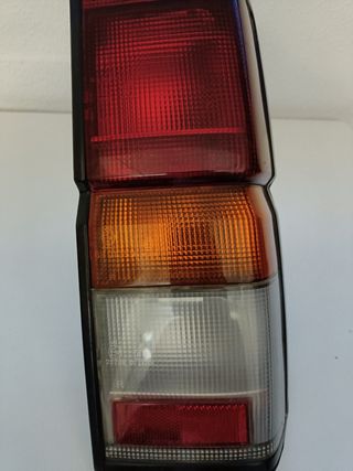 píloto trasero derecho Nissan Terrano 1